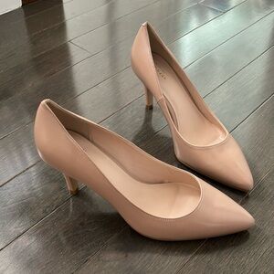 Brand new Cole Haan beige pumps in 38.5C